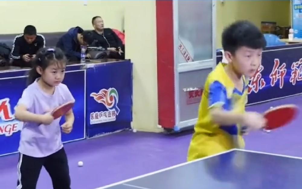少儿乒乓球比赛视频_视频少儿乒乓球比赛完整版
