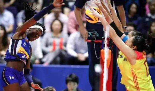 中国女排迎来东京奥运会开幕朱婷担当旗手让人记忆深刻
