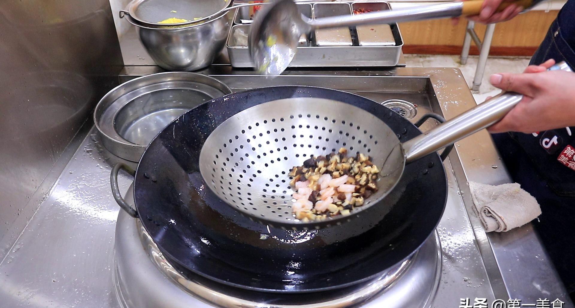 蛋炒饭做法（炒饭蛋炒饭怎么做）